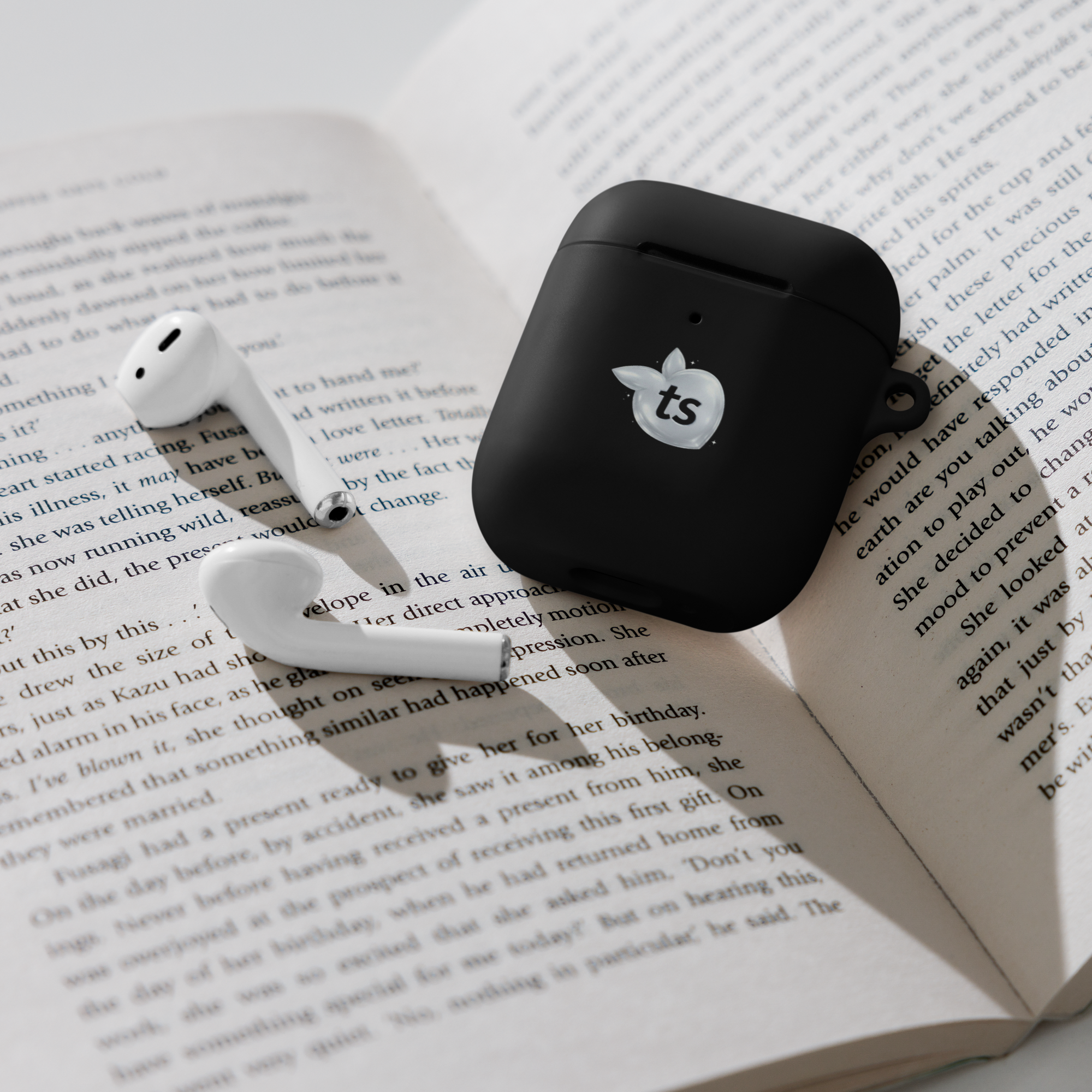 tsgabrielle® • Custodia in gomma compatibile con AirPods® Pro • 8 colori • Il Tocco Trans Francese - View 5